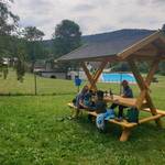 Sitzgelegenheit Spielplatz.jpg